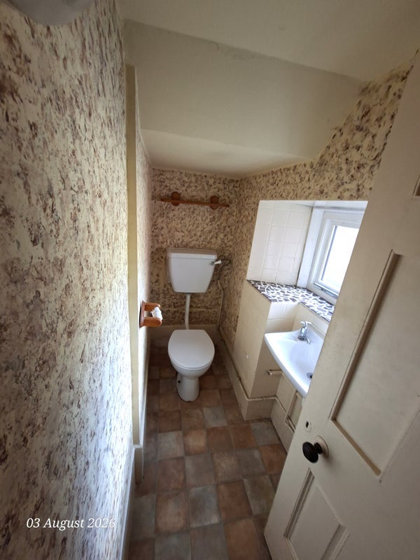 Room Barcroft Grove in Leeds