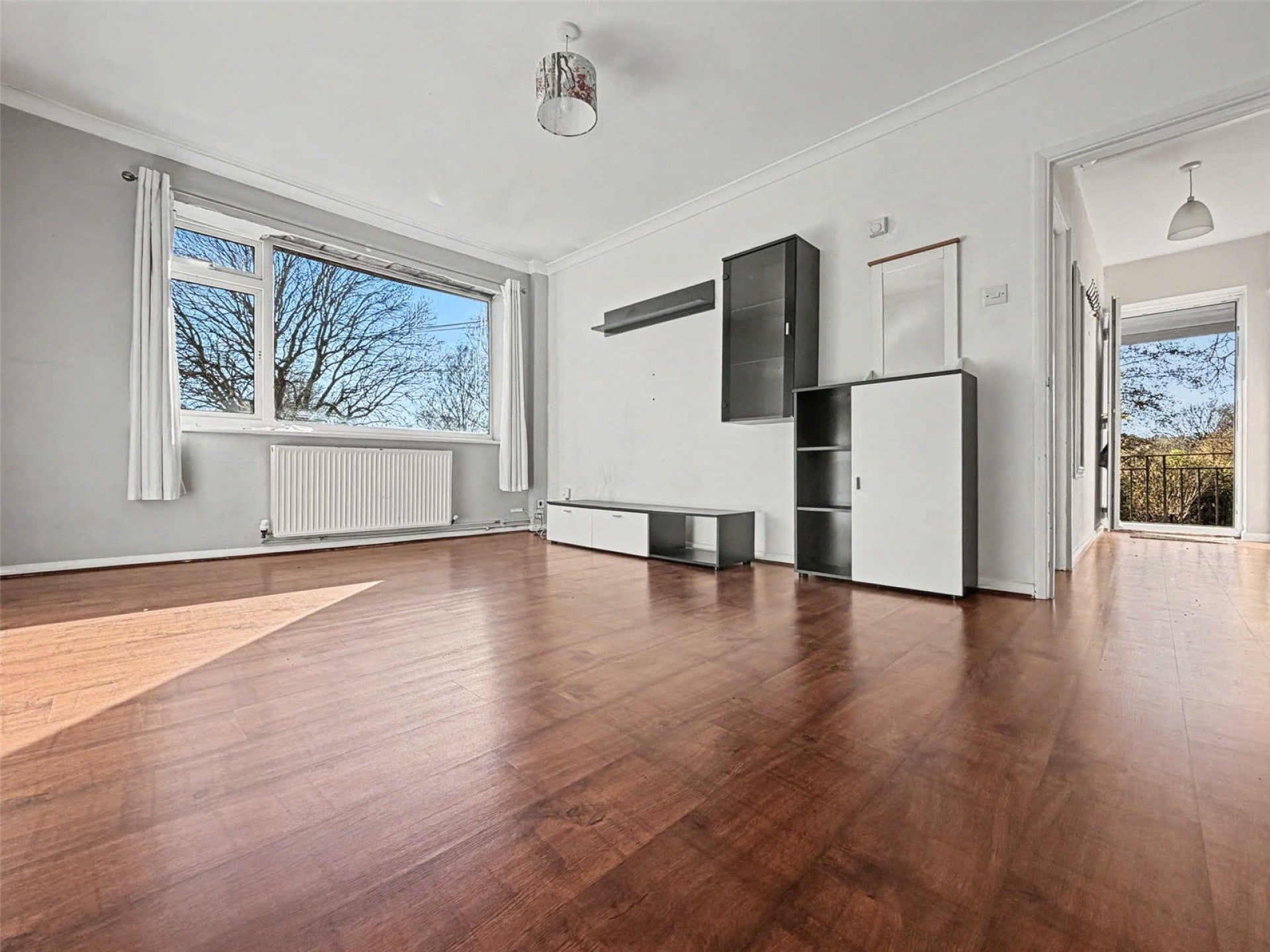 Flat Washford Close in Whitehill
