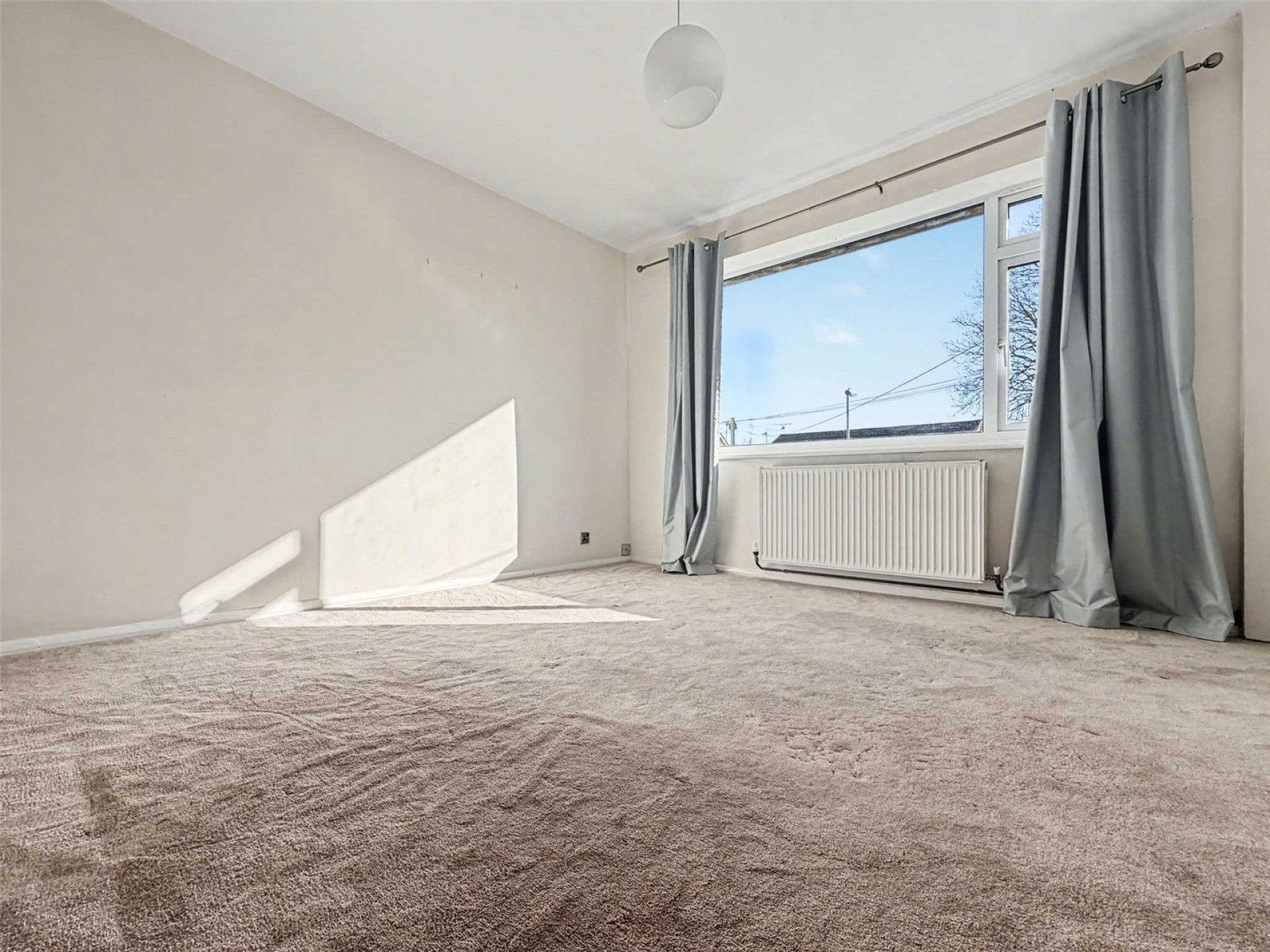 Flat Washford Close in Whitehill