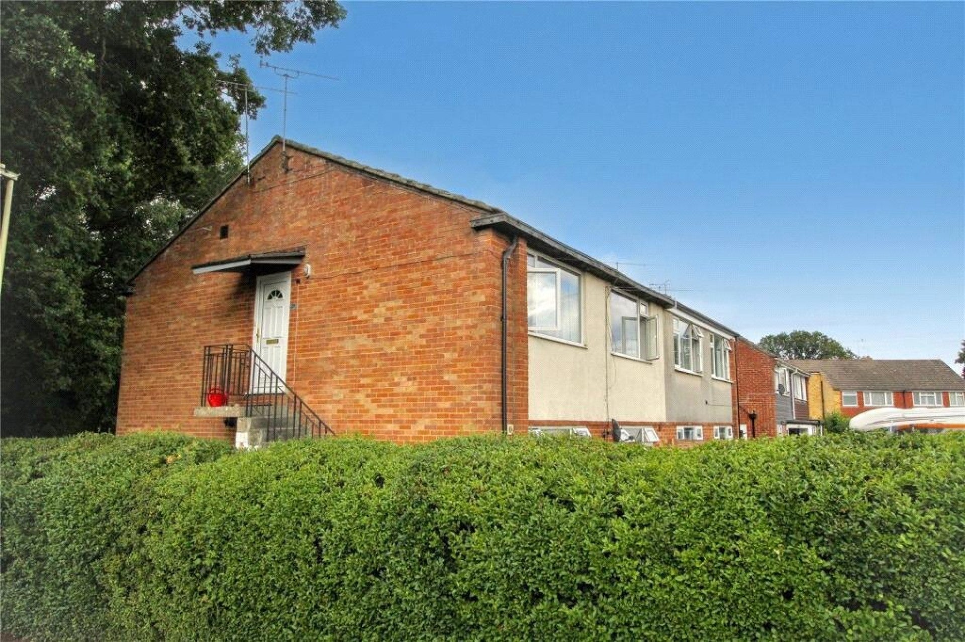 Flat Washford Close in Whitehill