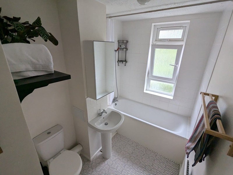Room St Leonard's Road in Greater London