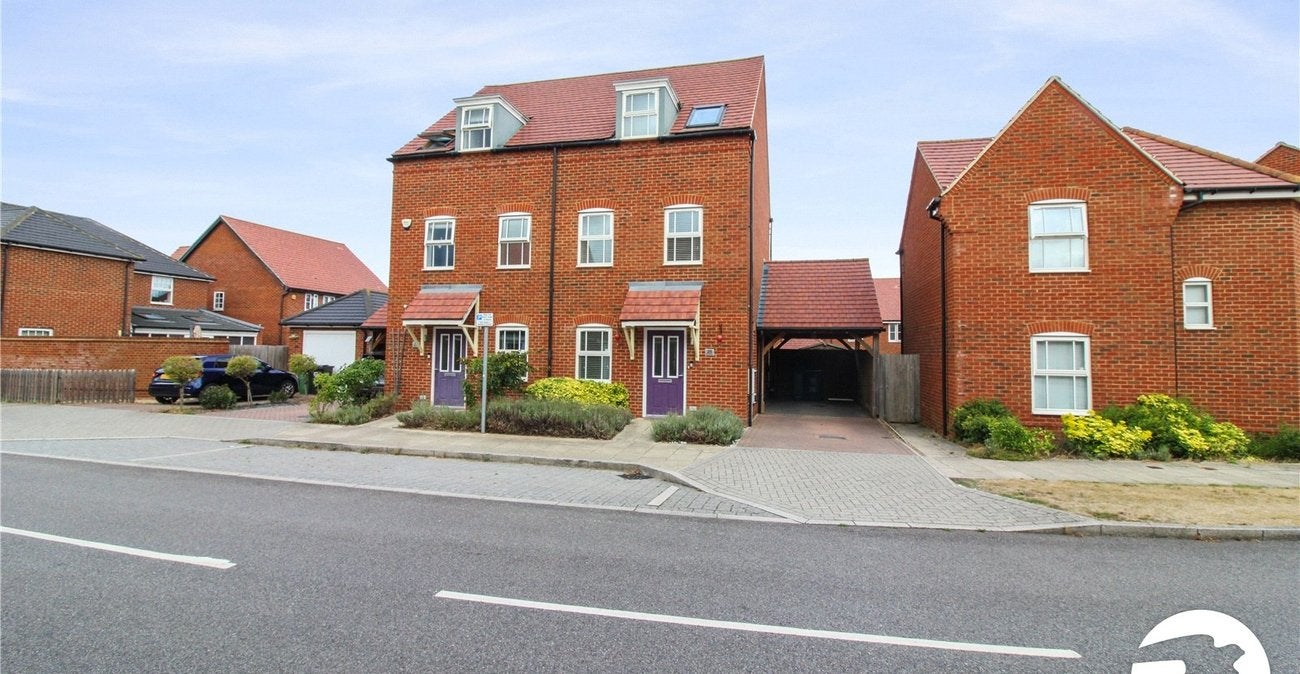 House Mercer Avenue in Ebbsfleet Garden City