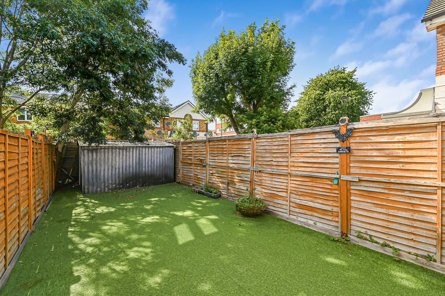 House Widgeon Close in Greater London