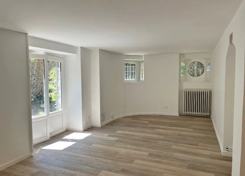 Flat Avenue Fourcault de Pavant in Versailles