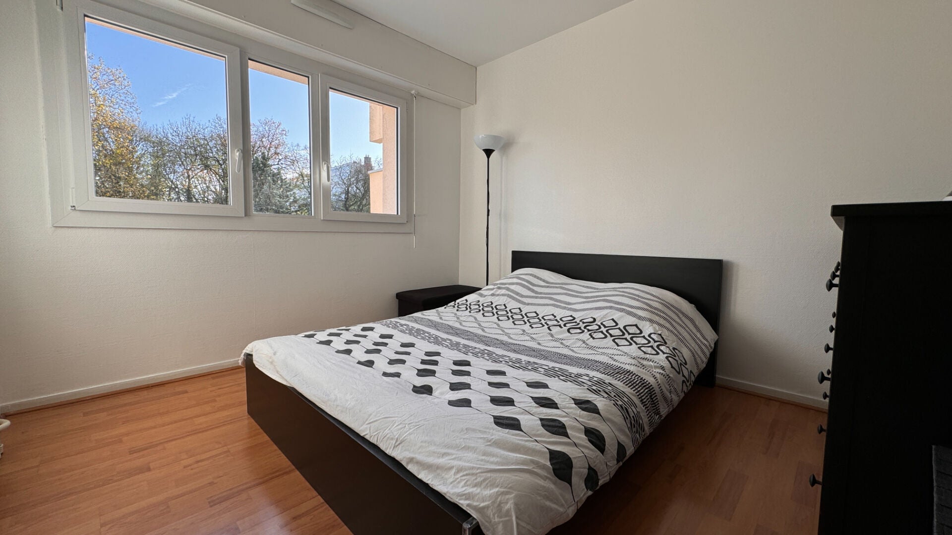 Appartement Desserte Ernest Cognacq à Évry