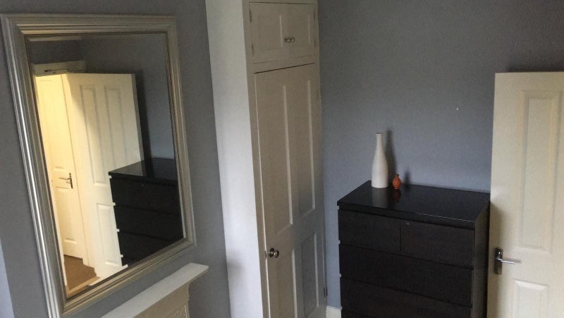Room Sandown Road in Greater London