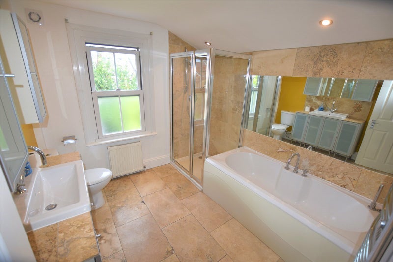 Room Sandown Road in Greater London