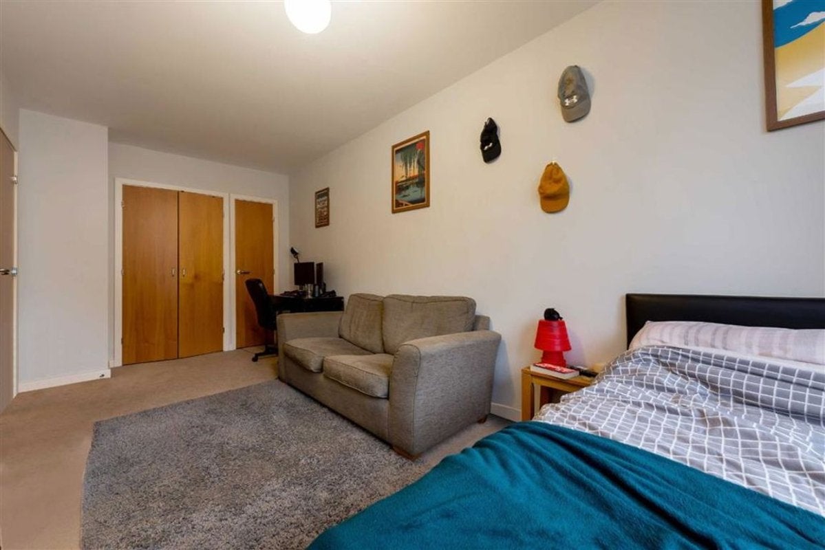 Flat Hackney Road in Greater London