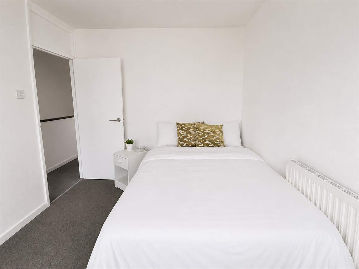 Flat Ossulston Street in Greater London