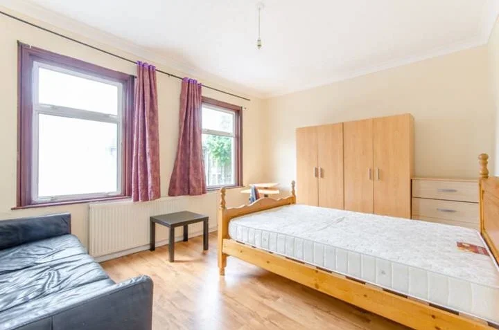 House Calderon Road in Greater London