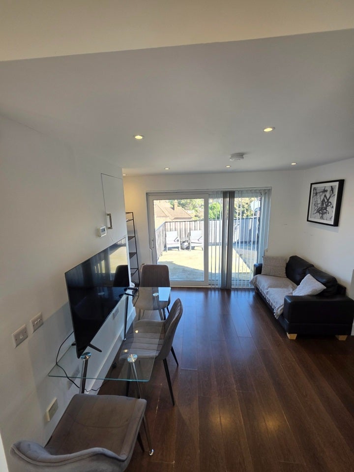 Flat Vivian Avenue in Greater London