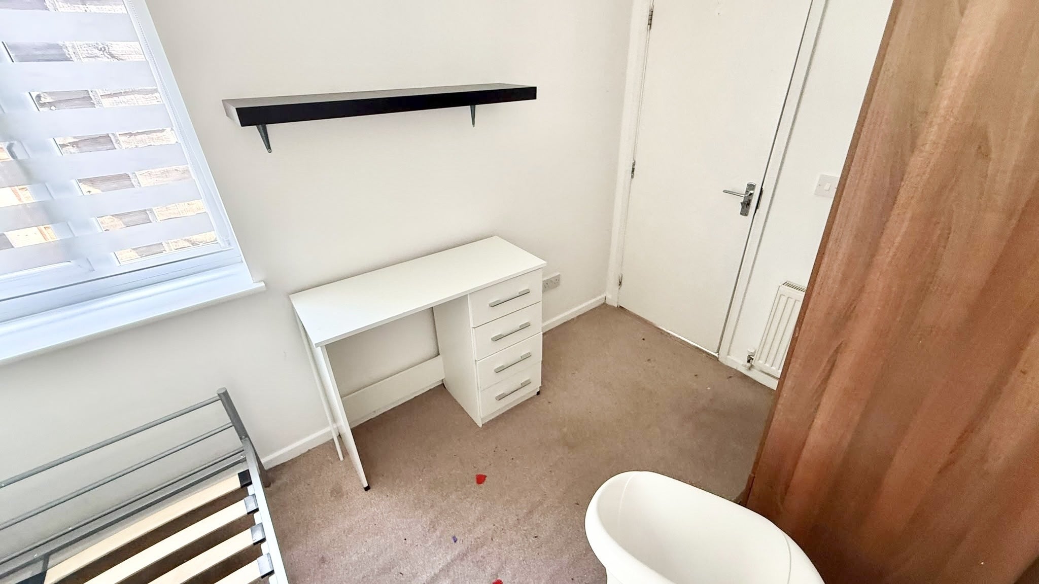 Room Heeley Road in Birmingham
