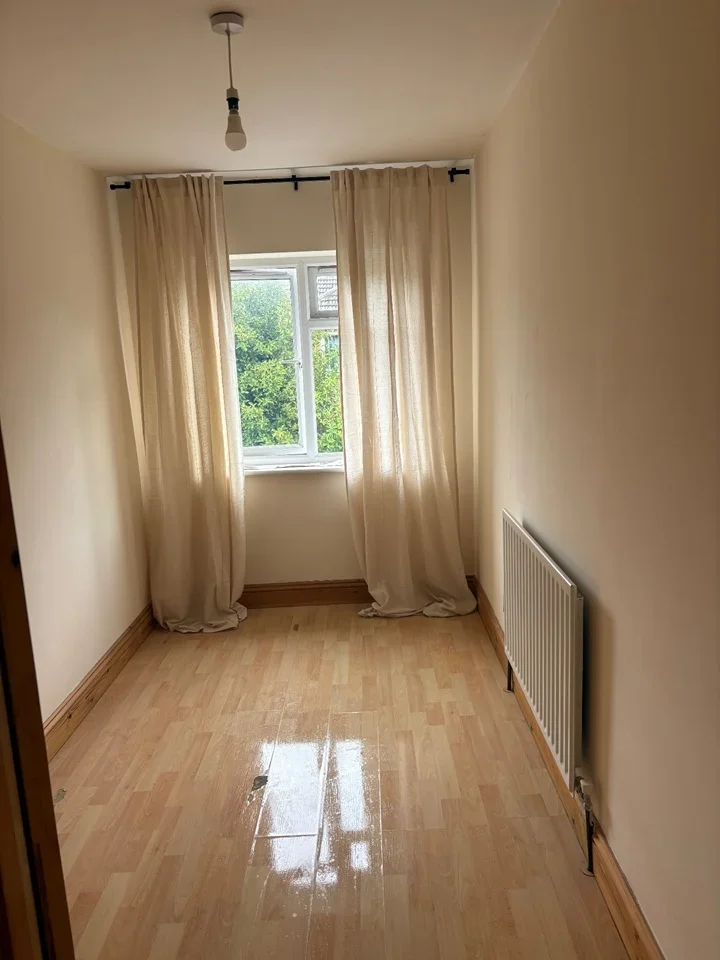 Flat Terrace Road in Elmbridge