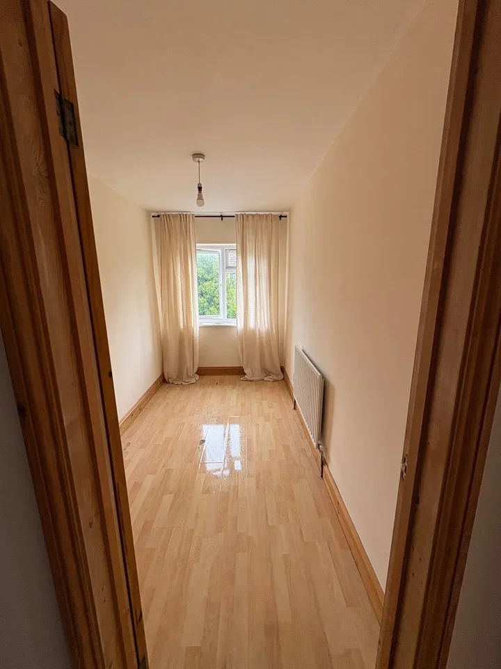Flat Terrace Road in Elmbridge
