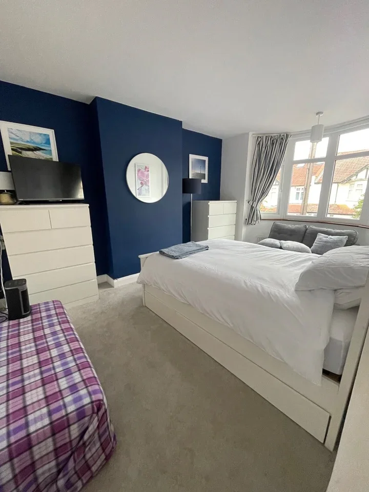 Room Claremont Road in Greater London