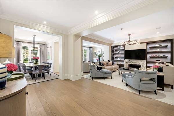 House Eaton Square in City of Westminster