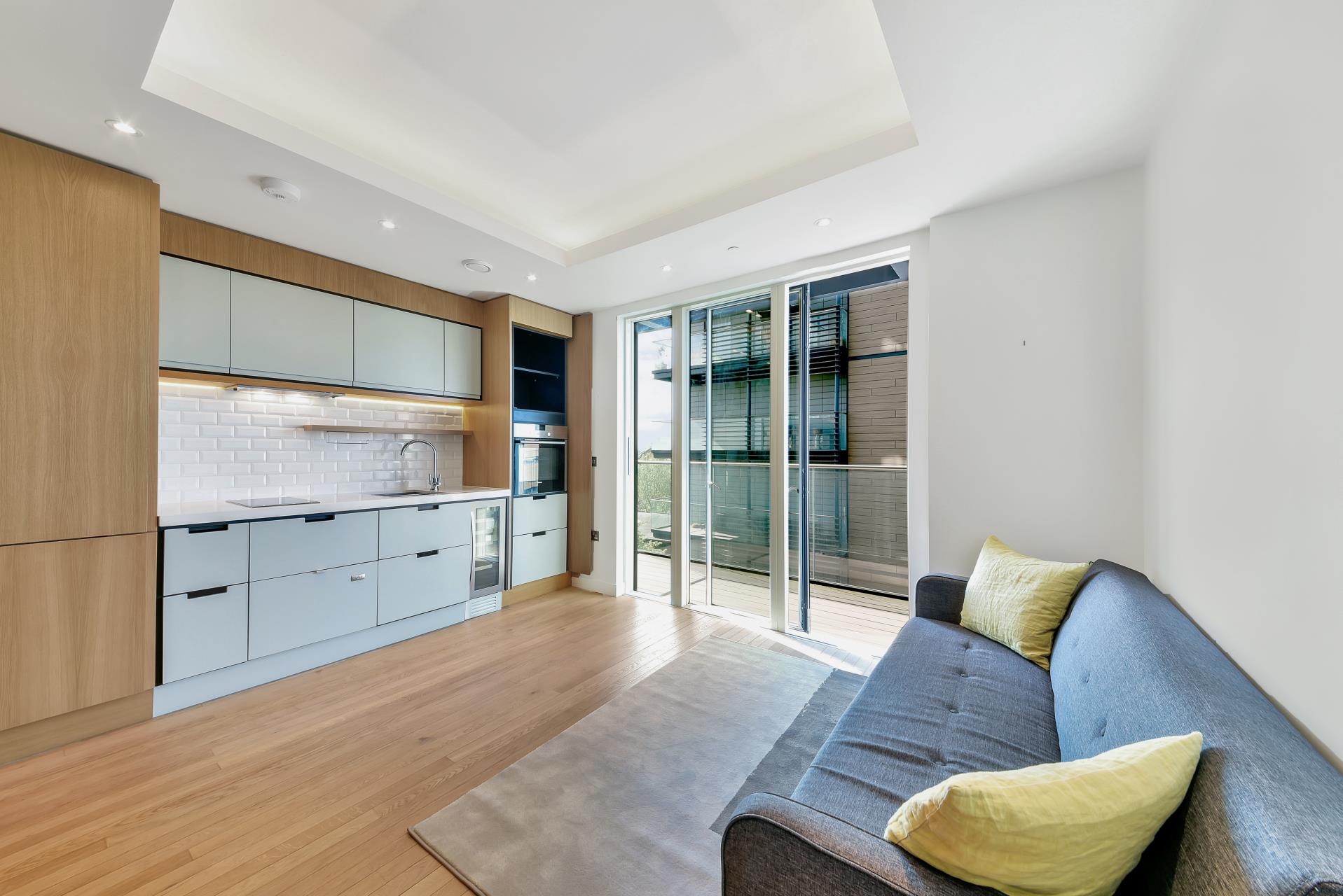 Flat Cobblestone Square in Greater London