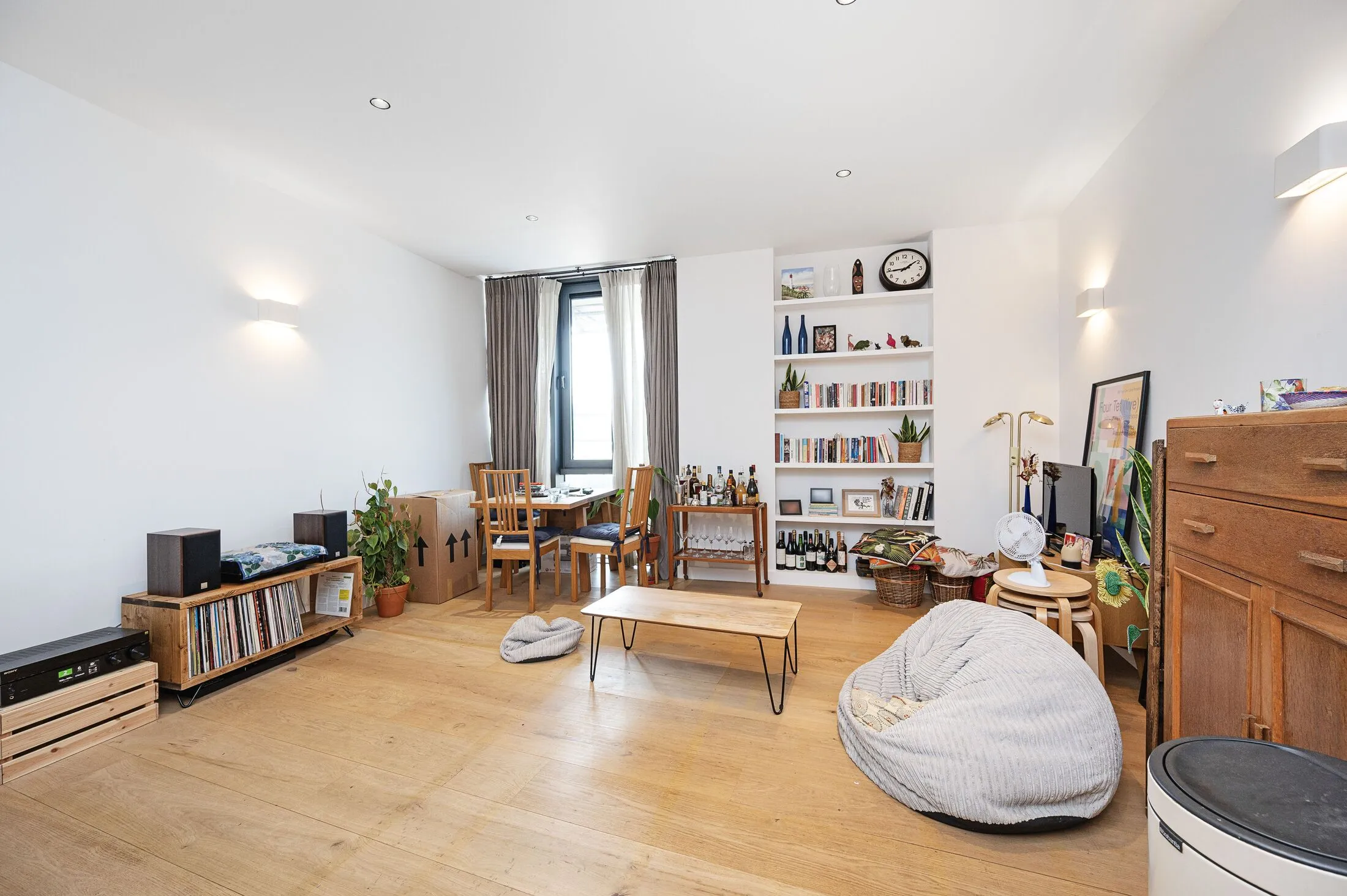 Flat Richmond Road in Greater London