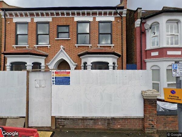 Flat Lausanne Road in Greater London