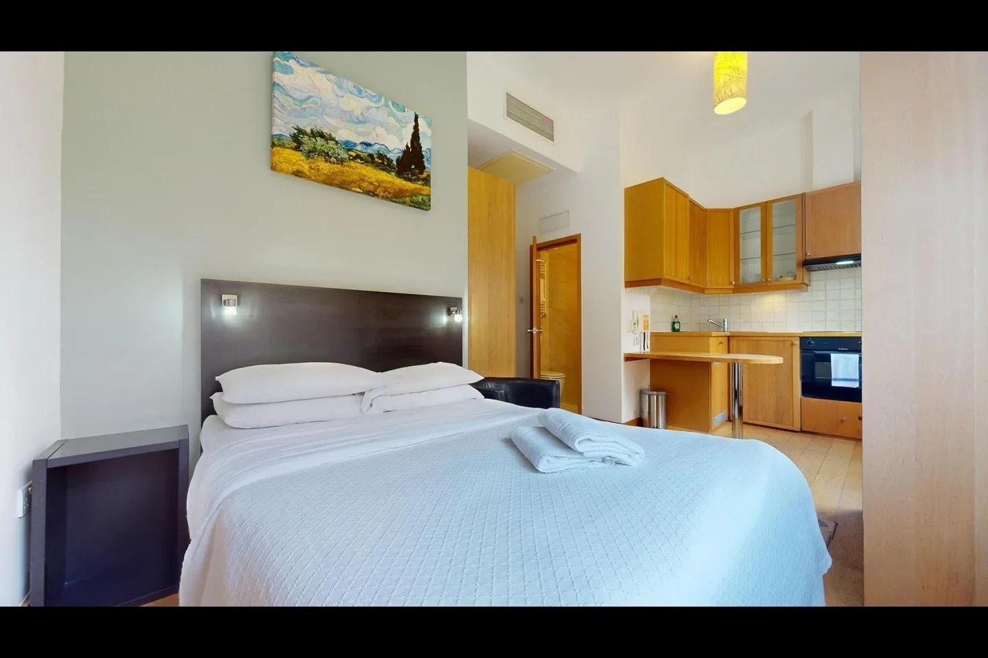 Flat Cartwright Gardens in Greater London