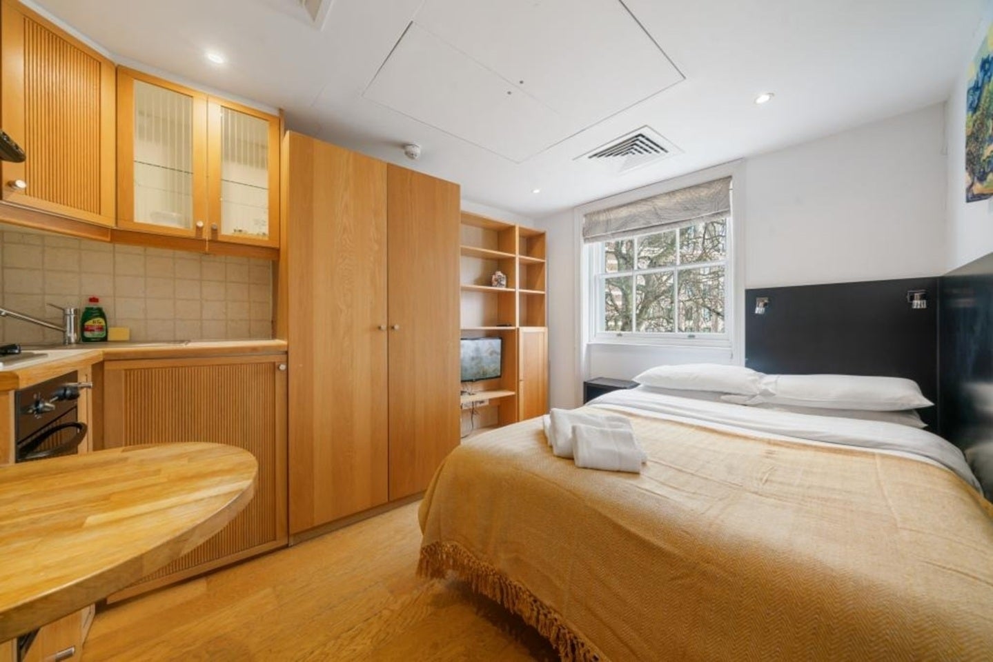 Flat Cartwright Gardens in Greater London