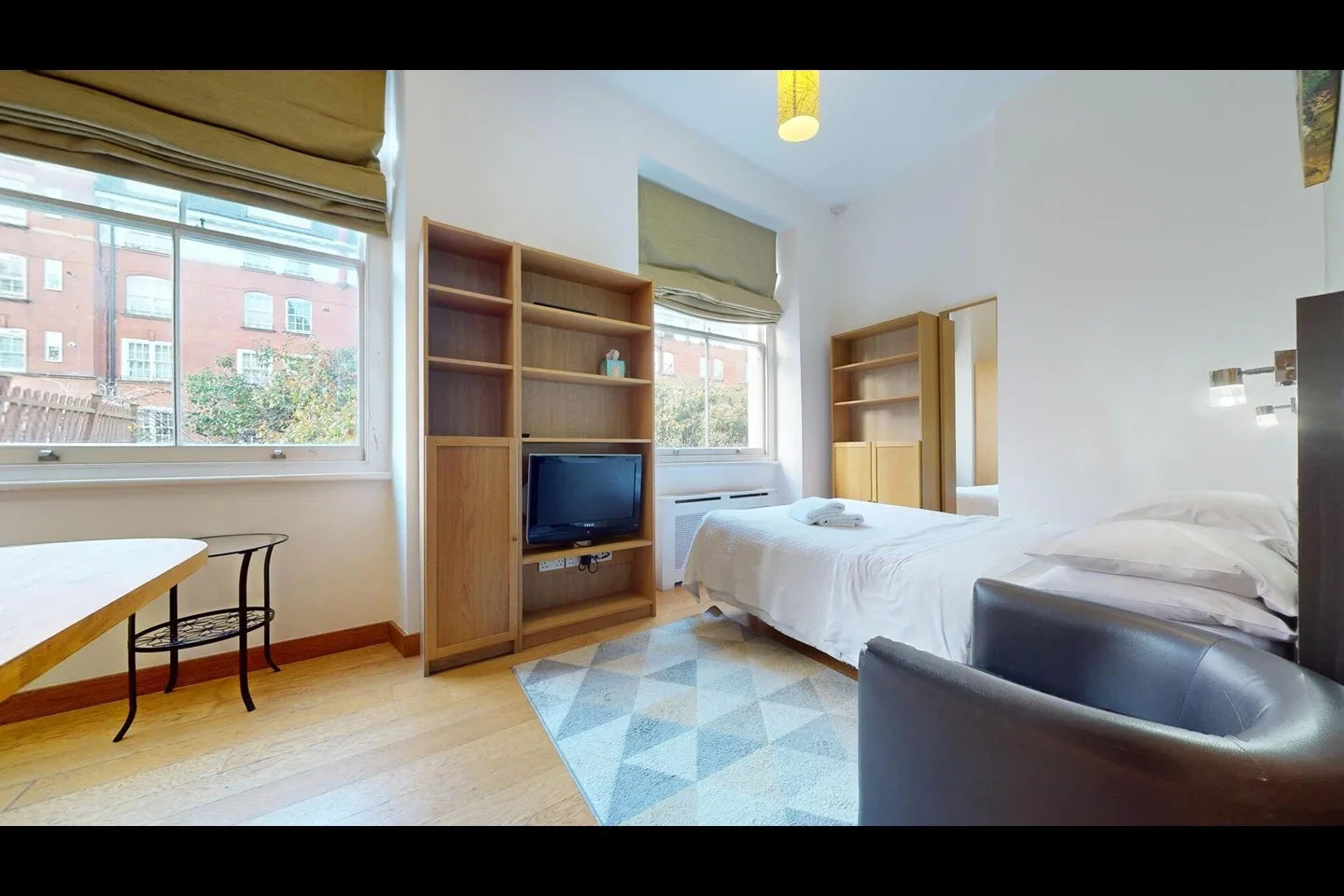 Flat Cartwright Gardens in Greater London