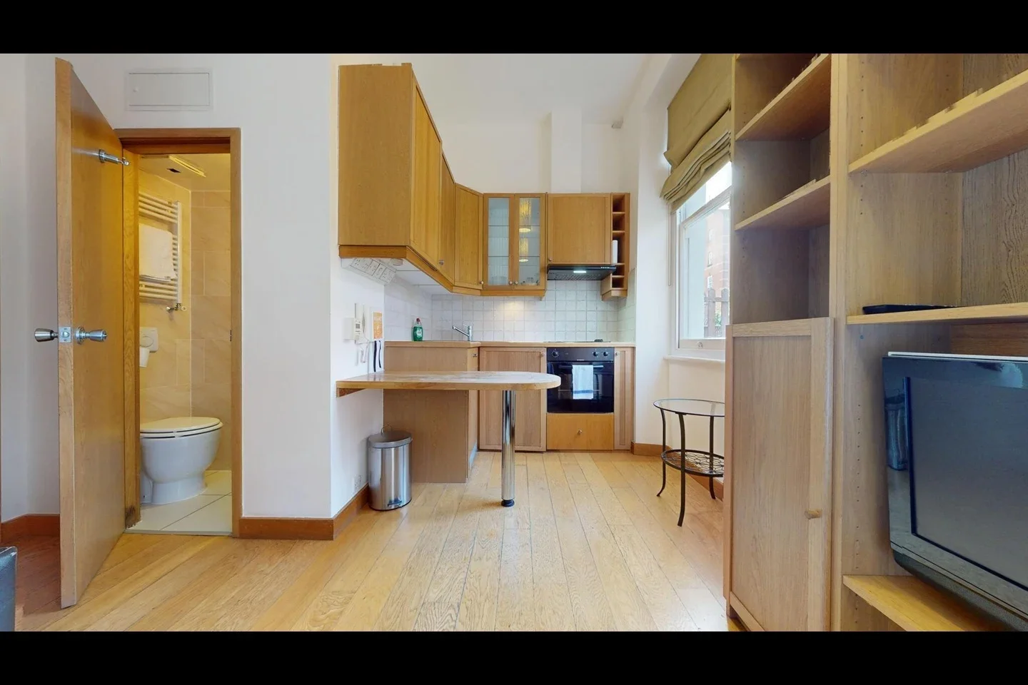 Flat Cartwright Gardens in Greater London