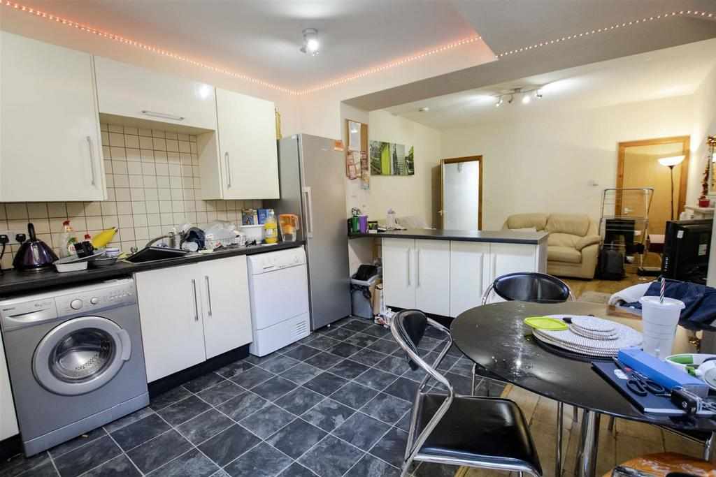 Flat Tiverton Road in Birmingham