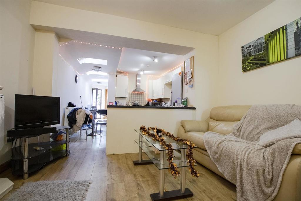 Flat Tiverton Road in Birmingham