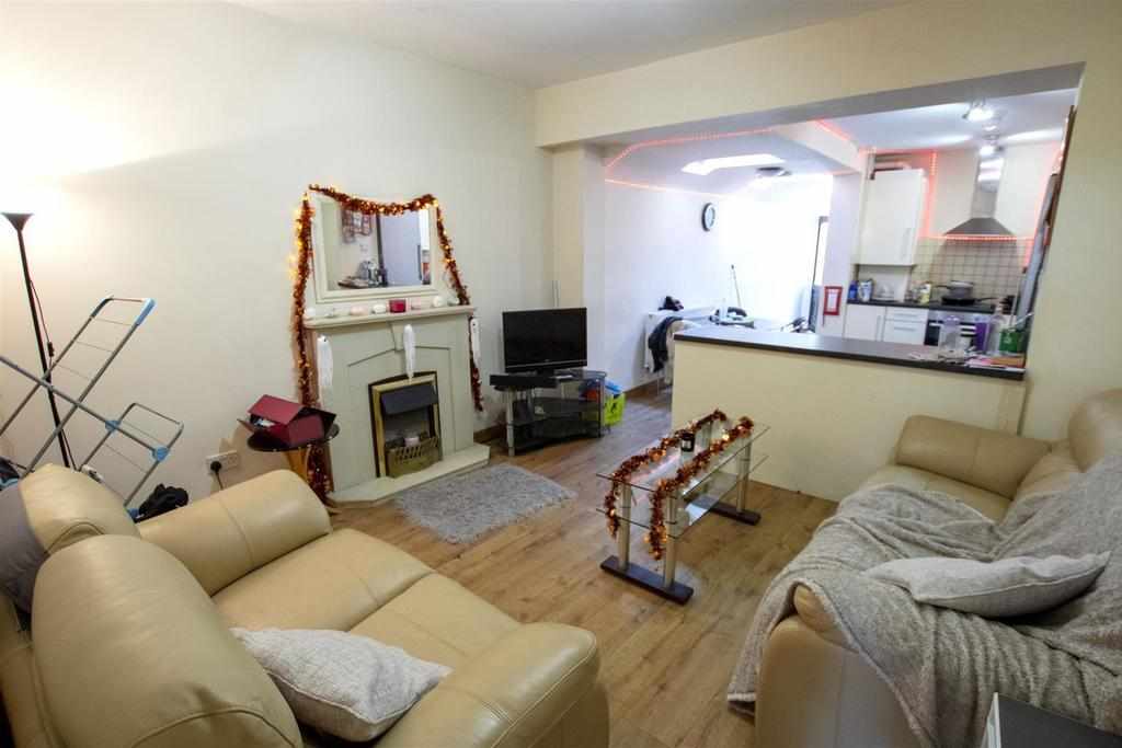 Flat Tiverton Road in Birmingham
