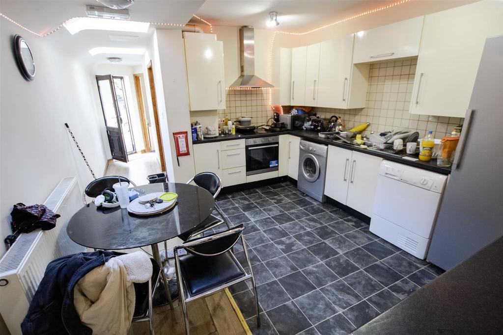 Flat Tiverton Road in Birmingham