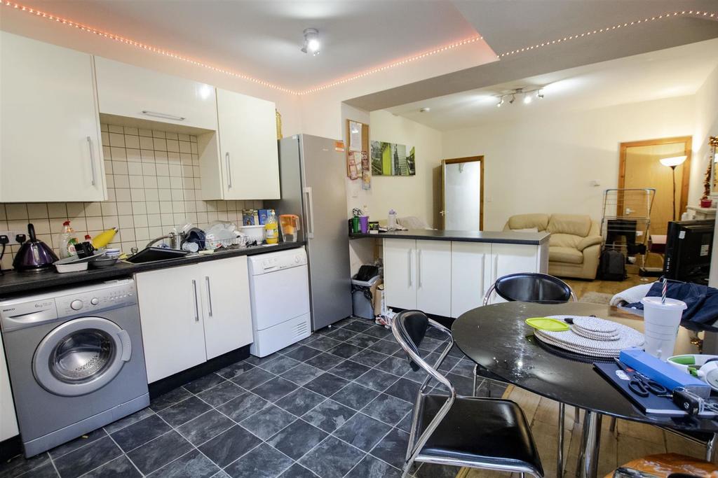 Flat Tiverton Road in Birmingham