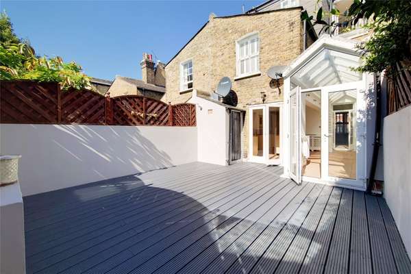 House Salcott Road in Greater London