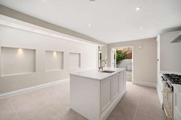 House Salcott Road in Greater London