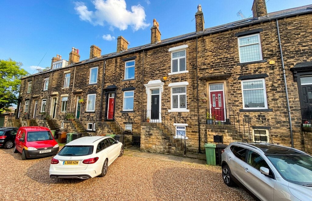 House Cherry Tree Drive in Leeds