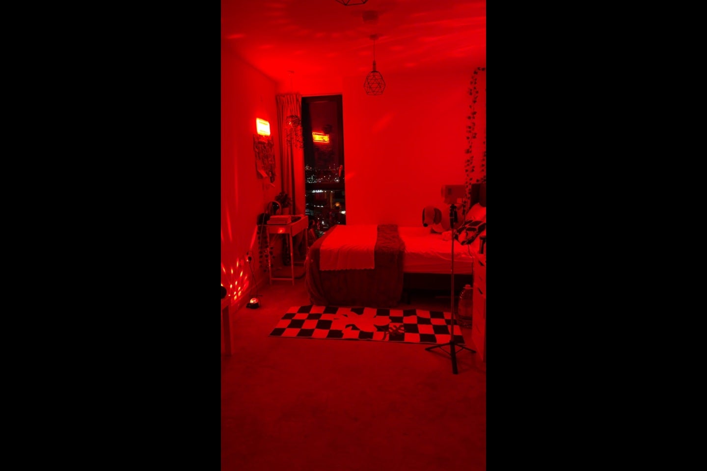 Room North End Road in Greater London