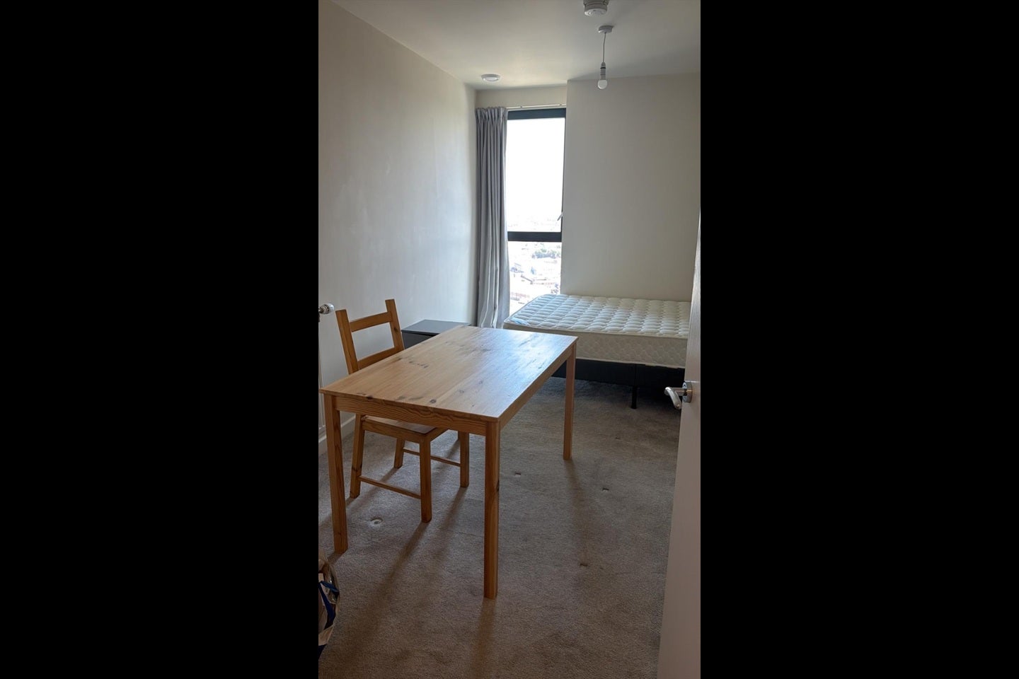 Room North End Road in Greater London
