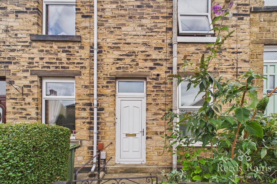 Flat Dalton Fold Road in Huddersfield