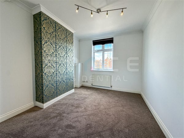 Flat Scout Way in Greater London