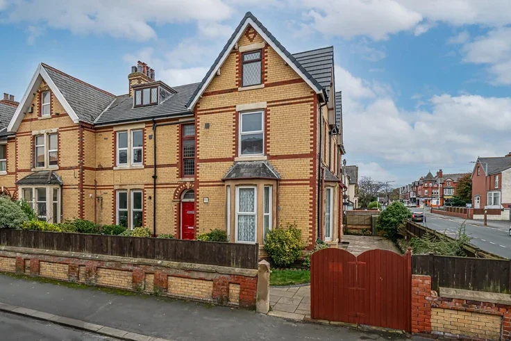 Flat Glen Eldon Road in Borough of Fylde