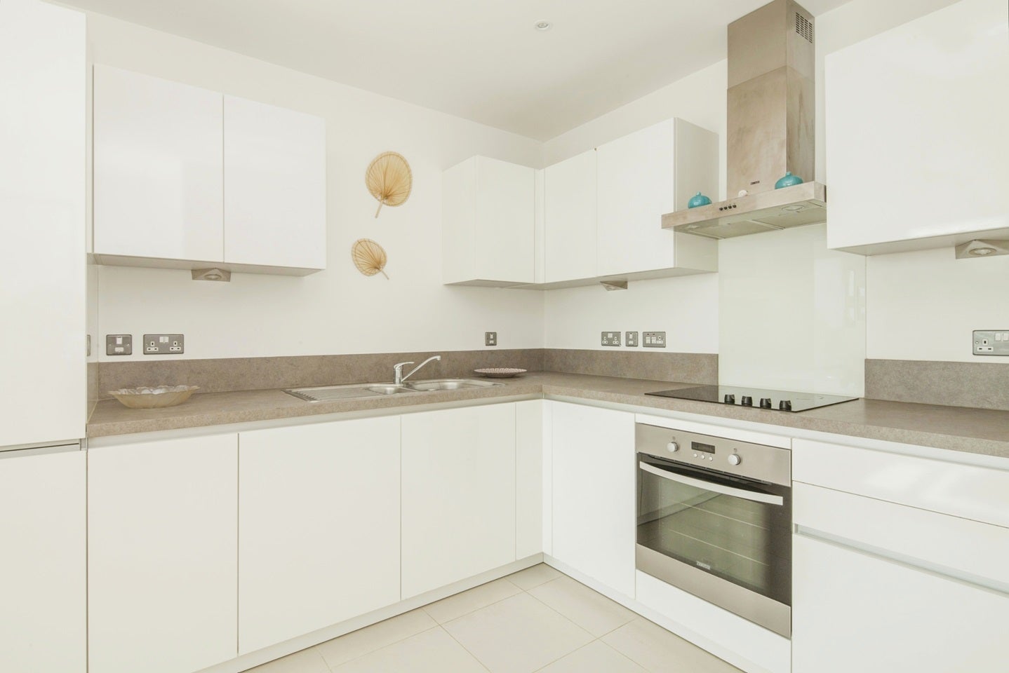 Flat Juniper Drive in Greater London