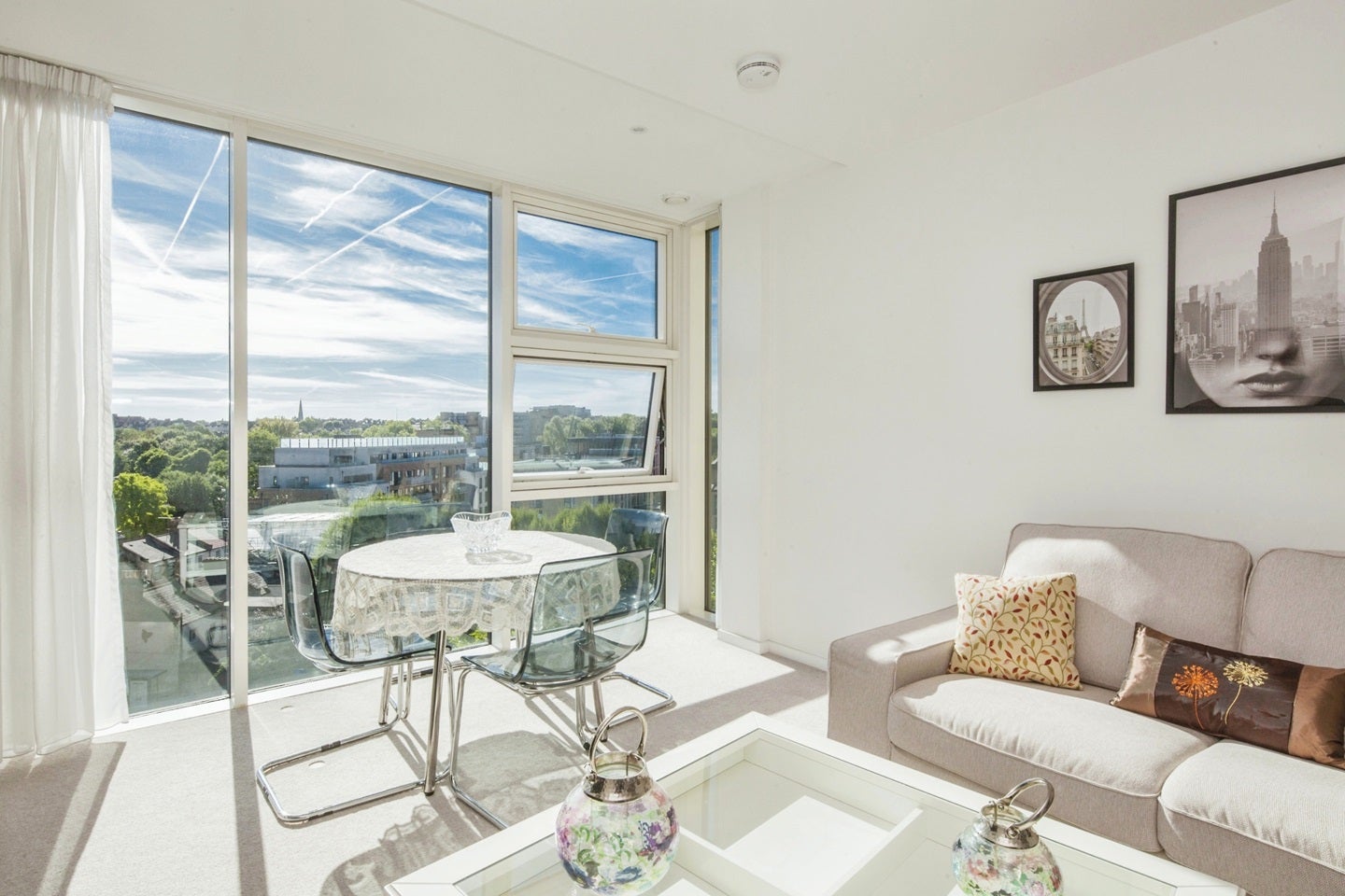 Flat Juniper Drive in Greater London