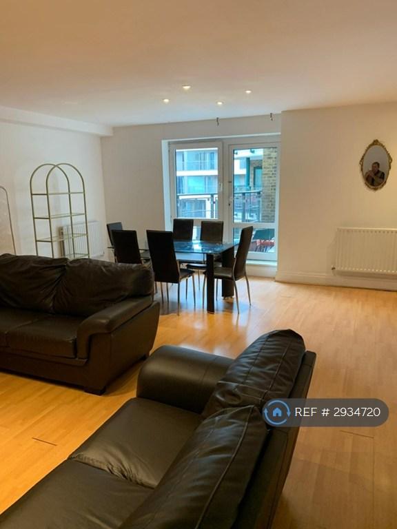 Flat Warwick Road in Greater London
