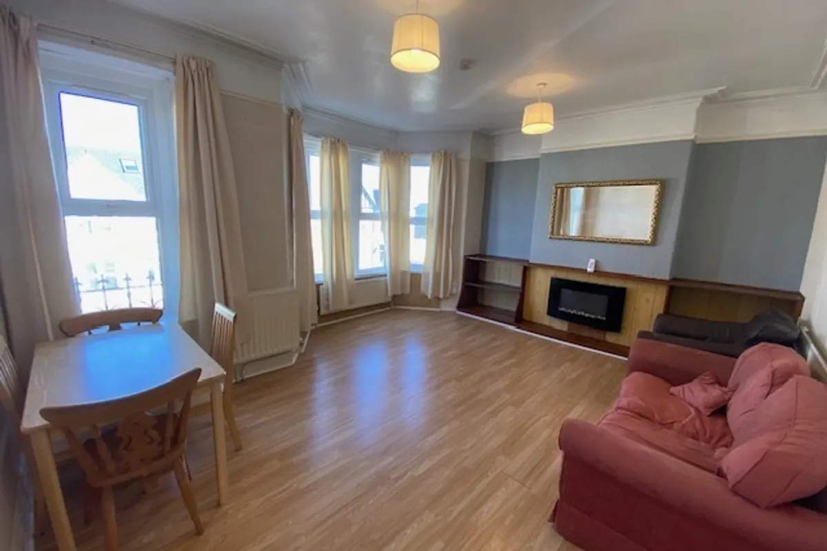 Flat Whitchurch Road in Cardiff