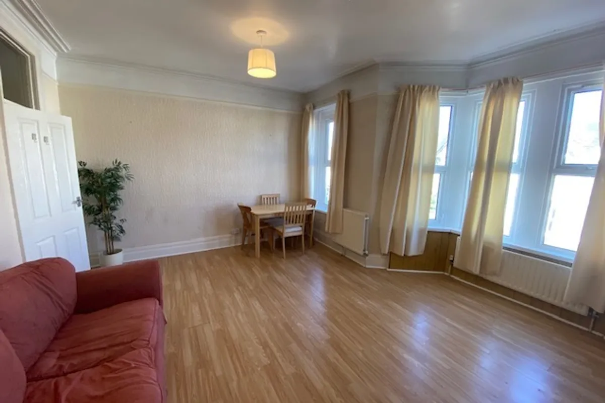 Flat Whitchurch Road in Cardiff