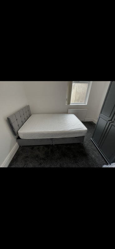 Room Hawarden Avenue in Liverpool
