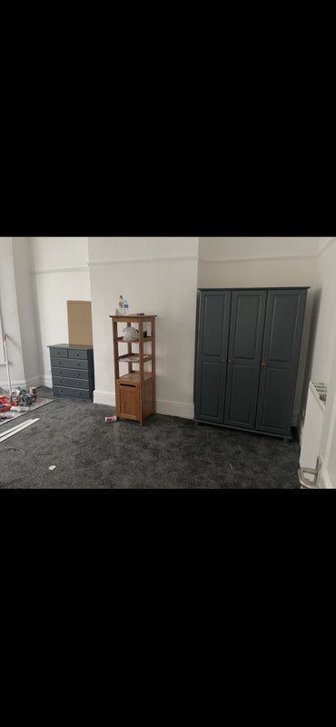 Room Hawarden Avenue in Liverpool
