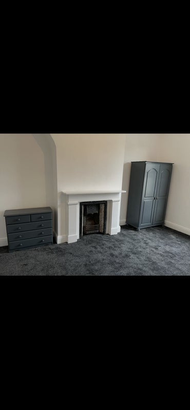 Room Hawarden Avenue in Liverpool
