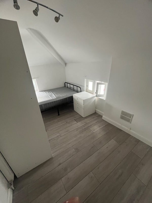 Room Croydon Road in Greater London