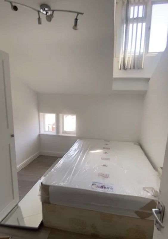 Room Croydon Road in Greater London